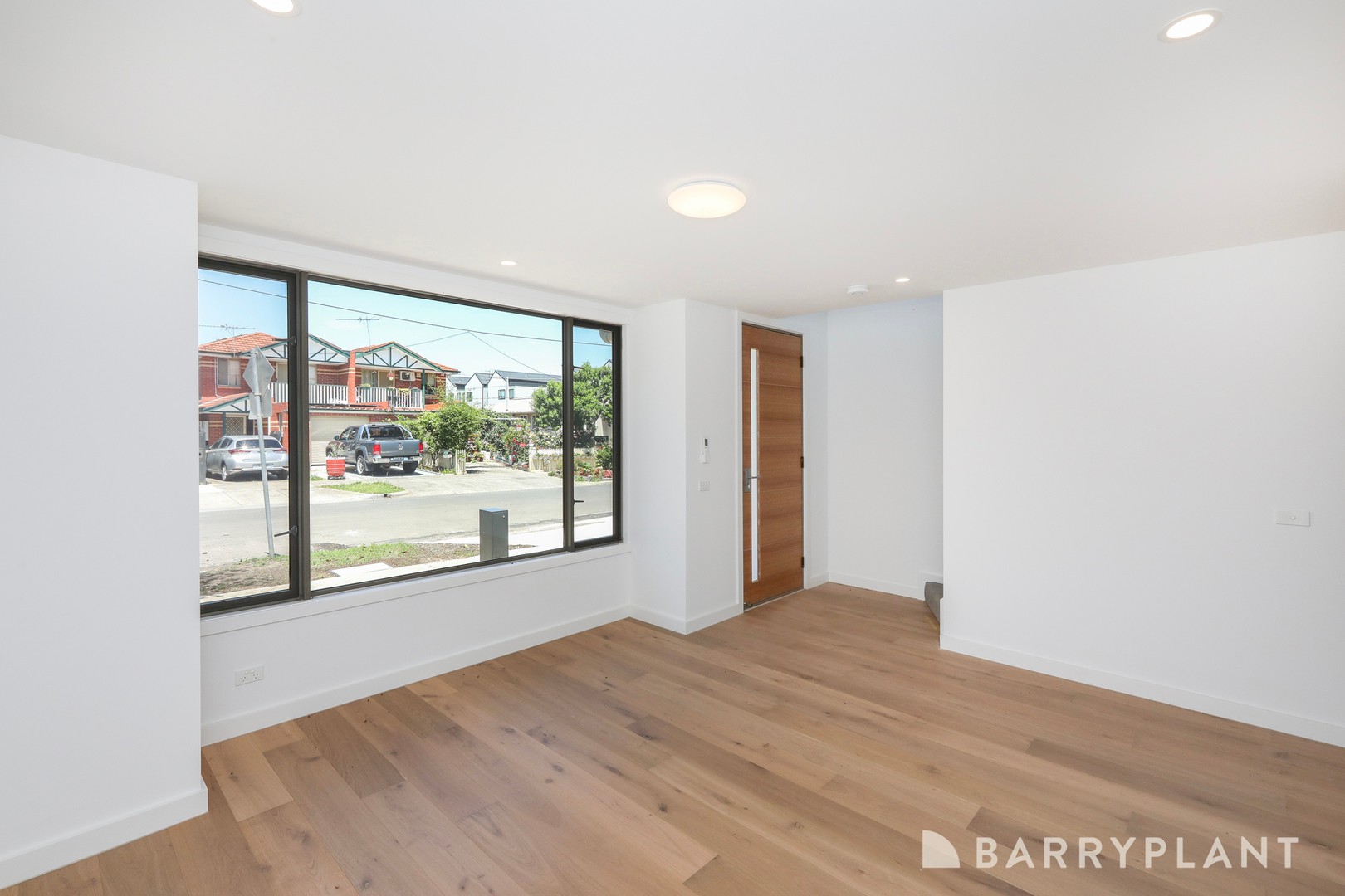 6 McCracken Street, Sunshine, VIC 3020, Sunshine - Thumbnail 2