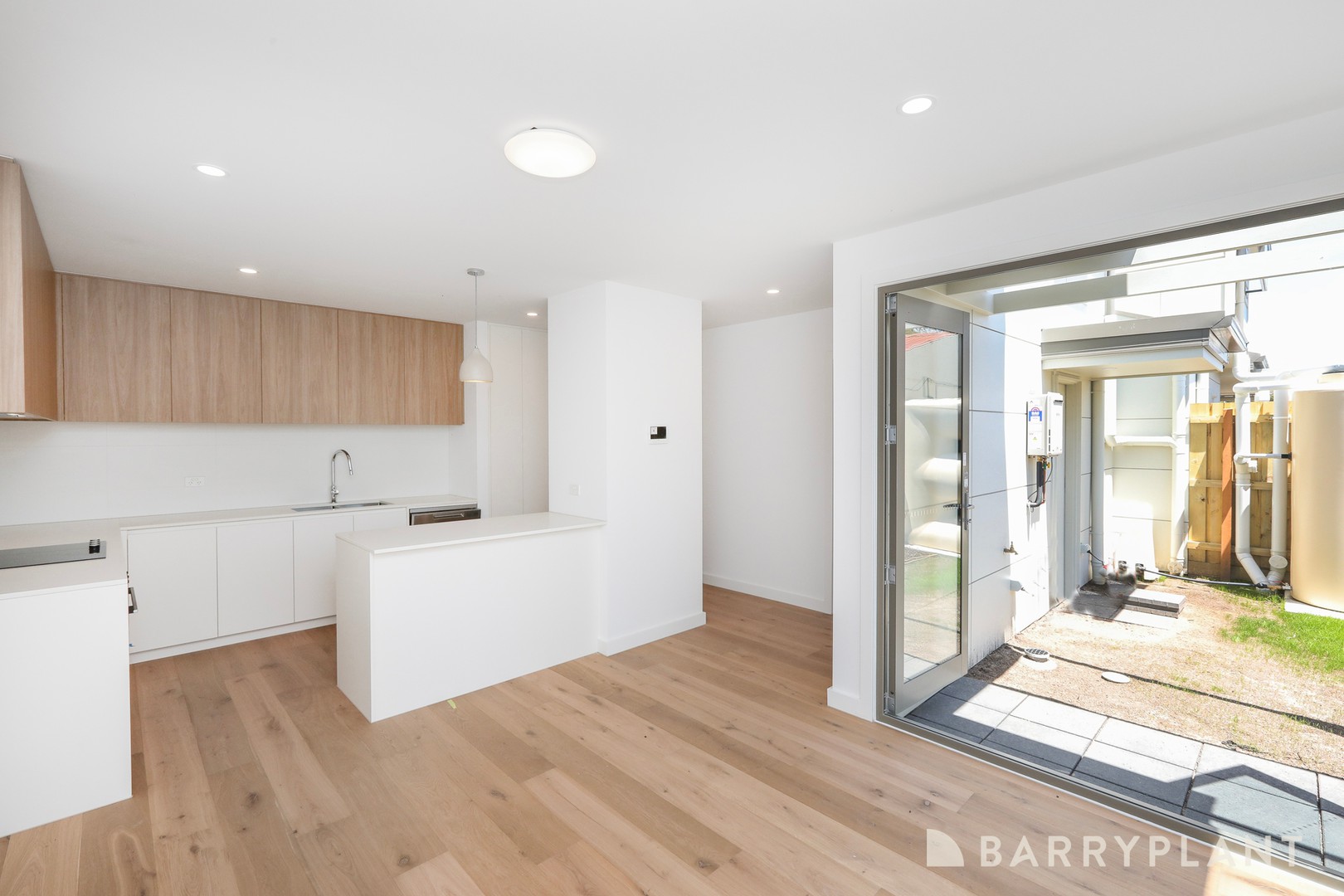 6 McCracken Street, Sunshine, VIC 3020, Sunshine - Thumbnail 3