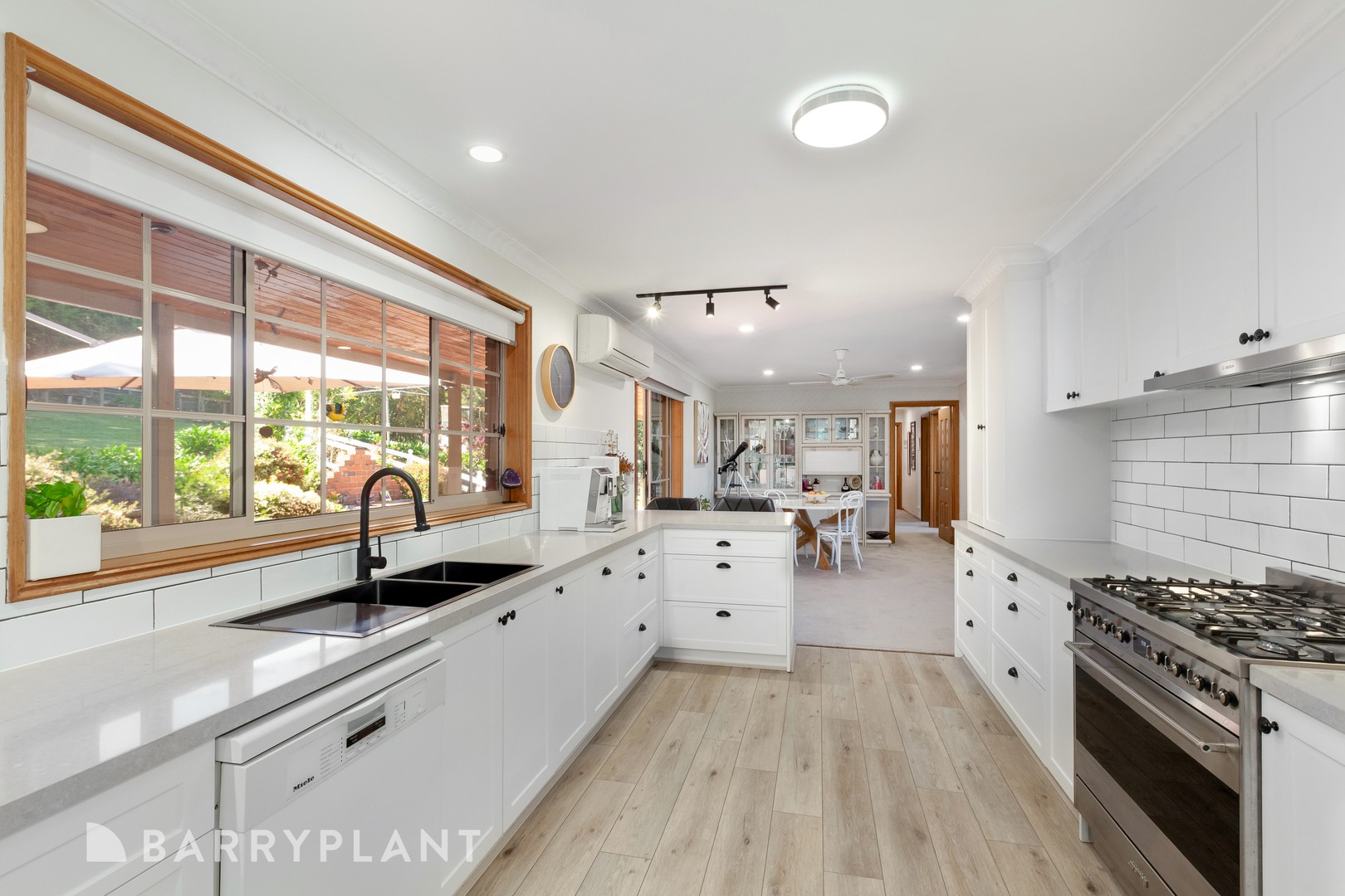 6 Mcdonald Drive, Wandong, VIC 3758 - Thumbnail 2 - 20/10/2025