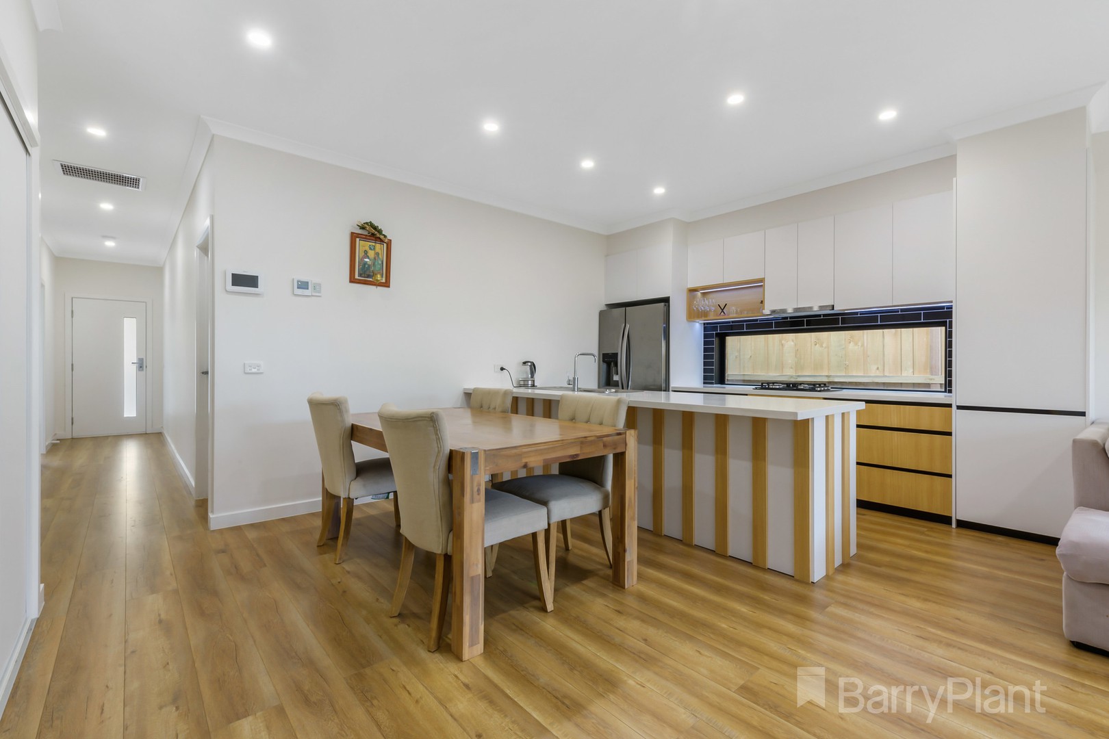6 Metroon Drive, Weir Views, VIC 3338, Weir Views - Thumbnail 3