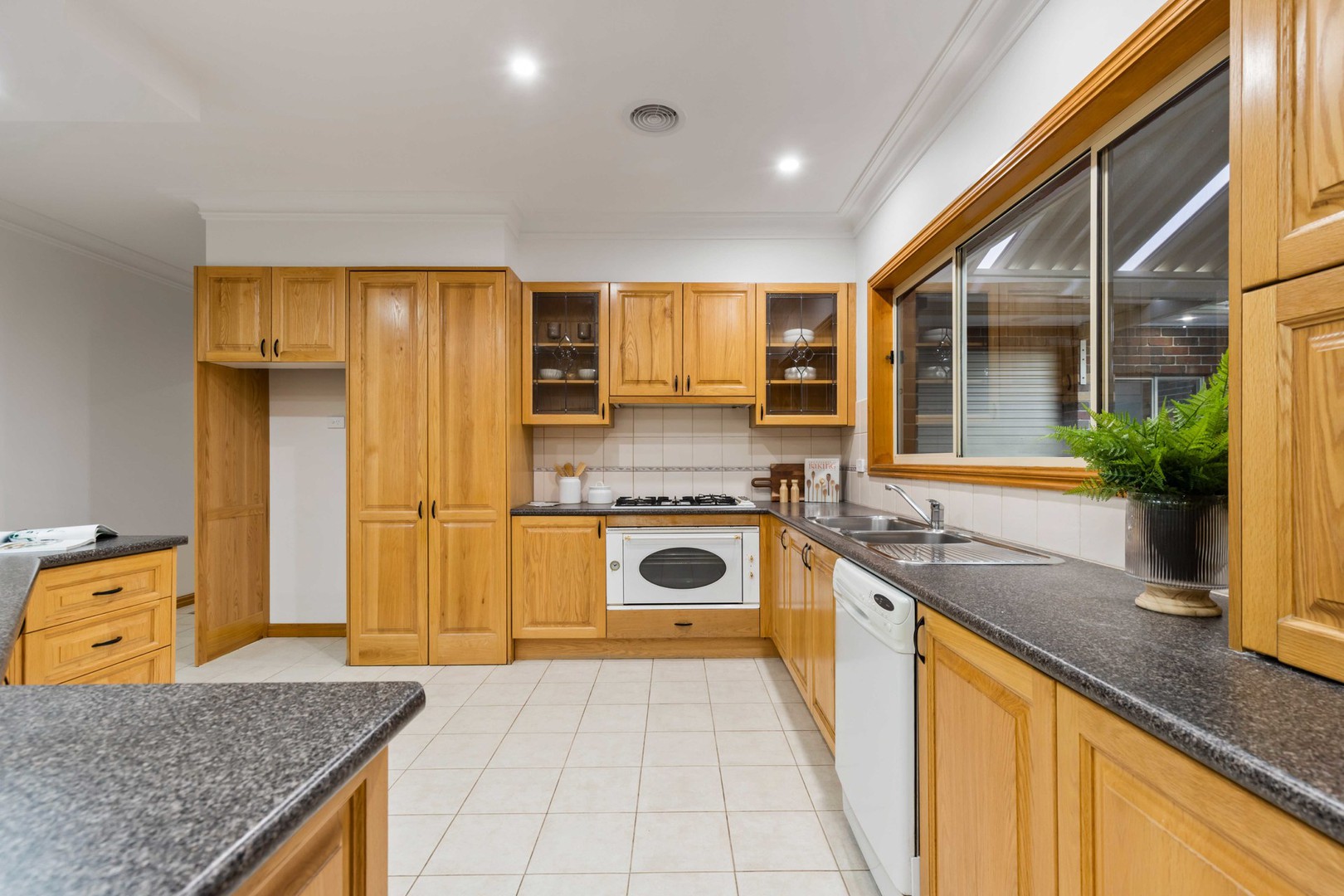 6 Midland Way, Taylors Lakes, VIC 3038, Taylors Lakes - Thumbnail 6
