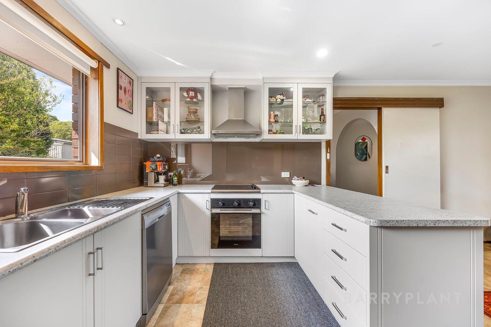 6 Mitchell Court, Soldiers Hill, VIC 3350 - Thumbnail 2 - 05/02/2025