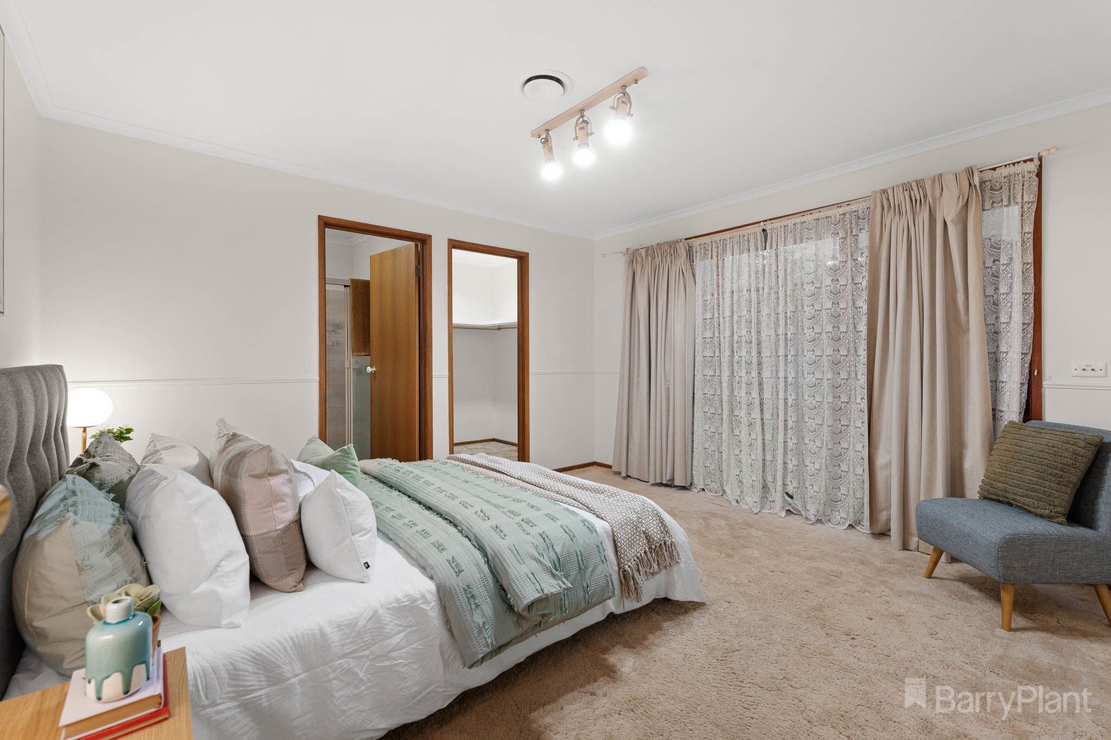6 Neilian Retreat, Berwick, VIC 3806, Berwick - Thumbnail 2