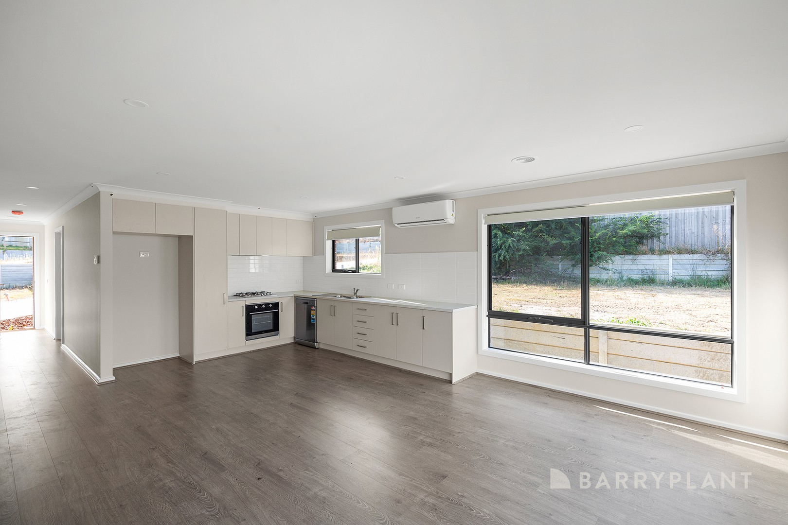 6 Newton Court, Pakenham, VIC 3810, Pakenham - Thumbnail 2