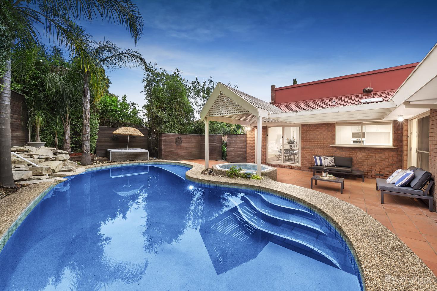 6 Nolan Close, Doncaster East, VIC 3109 - Thumbnail 2 - 18/11/2021