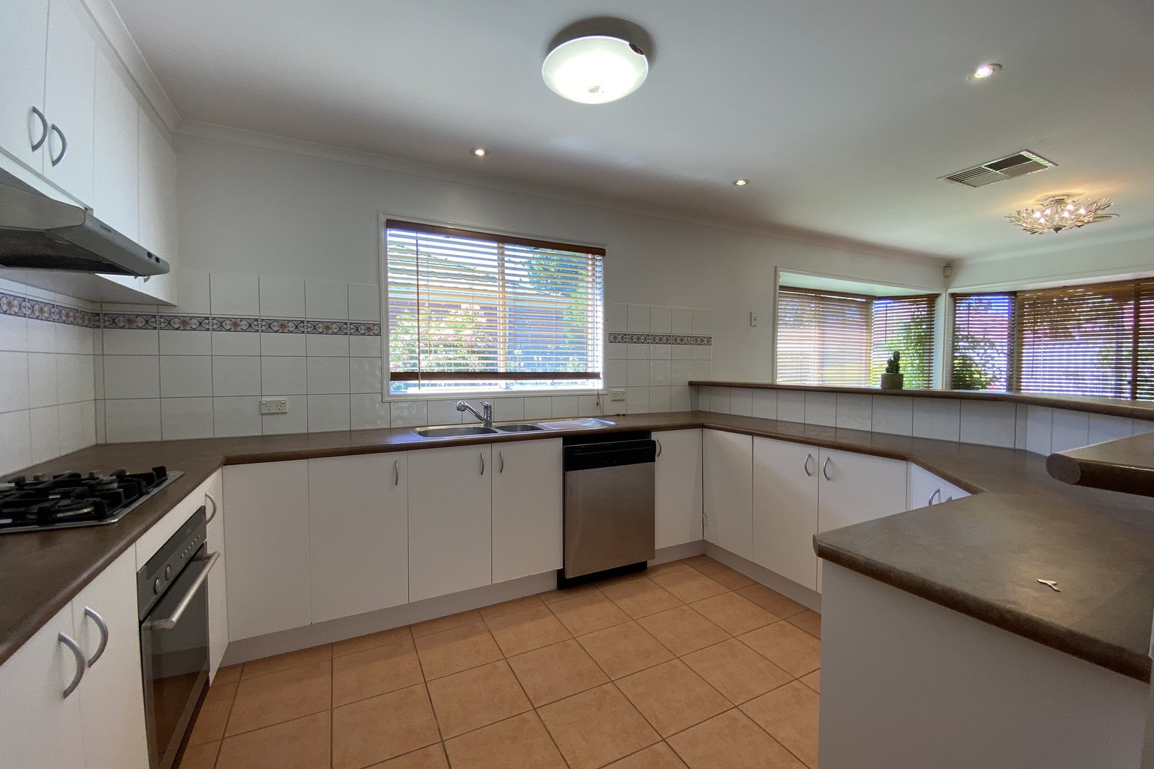 6 Nouvelle Grove, South Morang, VIC 3752, South Morang - Thumbnail 4