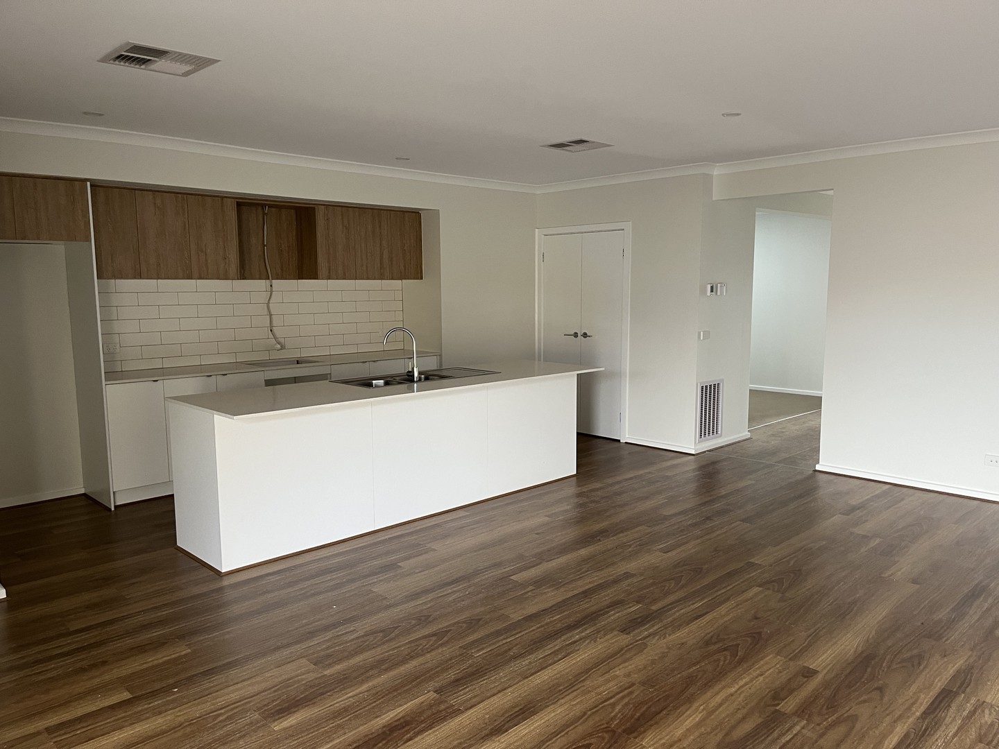 6 Nuttall  Road, Mambourin, VIC 3024, Mambourin - Thumbnail 4