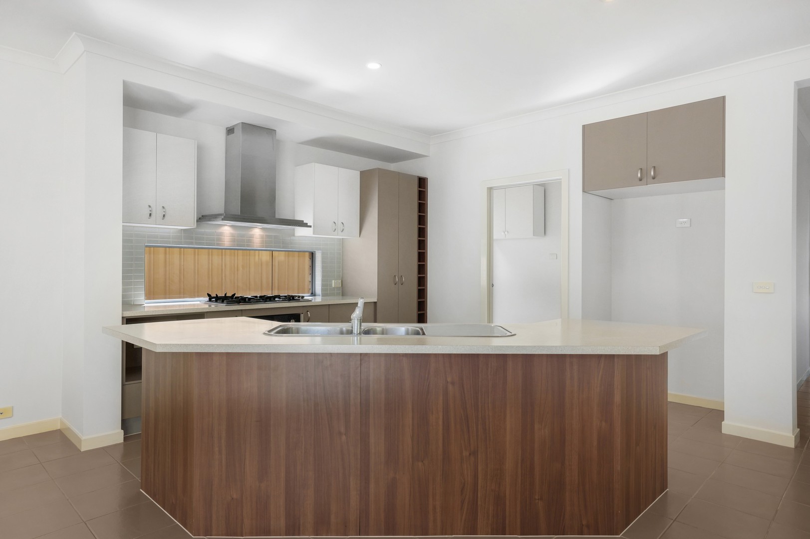 6 Oldis Close, Caroline Springs, VIC 3023, Caroline Springs - Thumbnail 2