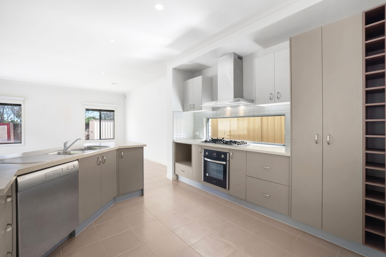 6 Oldis Close, Caroline Springs, VIC 3023, Caroline Springs - Thumbnail 4