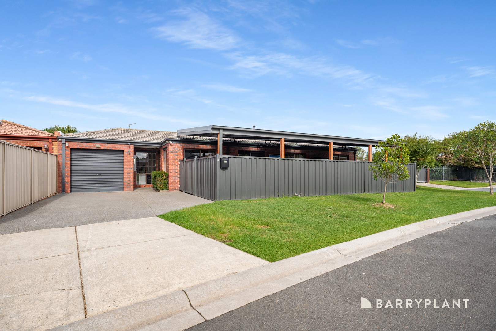 6 Orlit Close, Cranbourne North, VIC 3977 - Thumbnail 2 - 08/04/2026