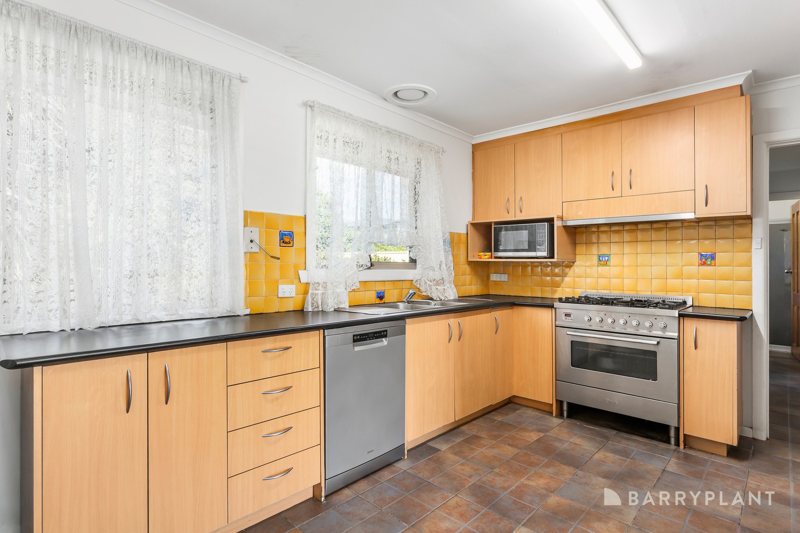 6 Oulton Street, Fawkner, VIC 3060 - Thumbnail 2 - 10/04/2025