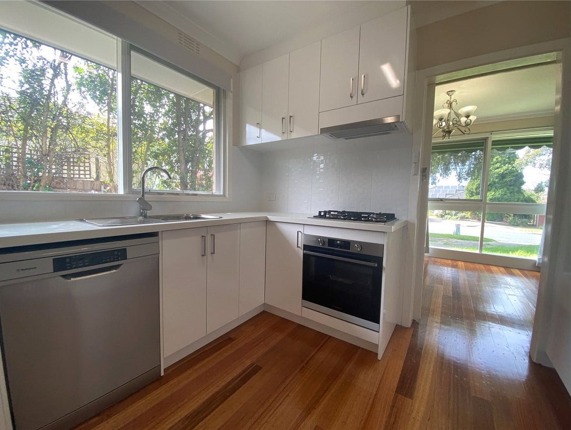 6 Oxley Close, Glen Waverley, VIC 3150, Glen Waverley - Thumbnail 3