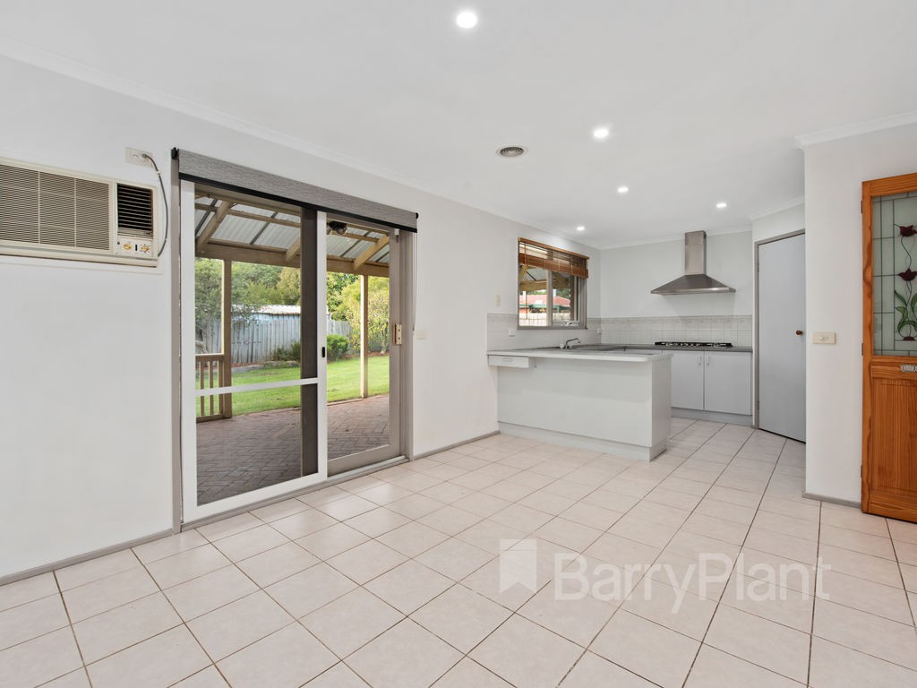 6 Parklands Close, Ferntree Gully, VIC 3156 - Thumbnail 2 - 10/12/2025