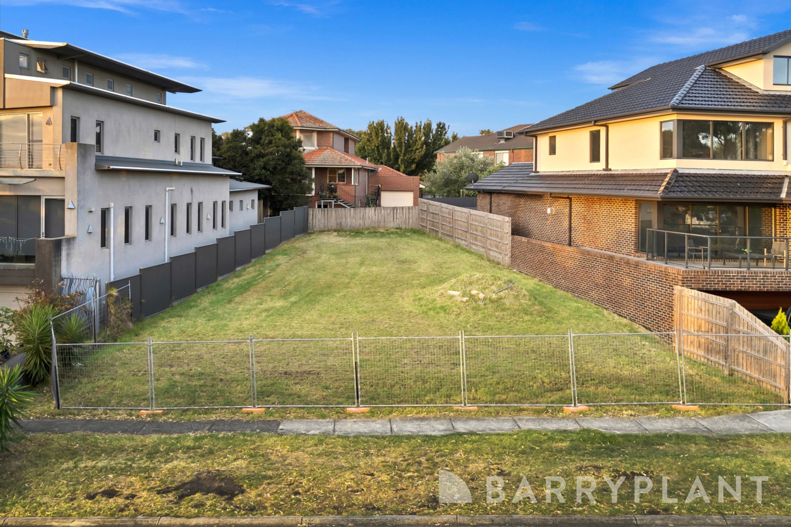 6 Parkview Crescent, Bundoora, VIC 3083 - Thumbnail 1 - 26/02/2025