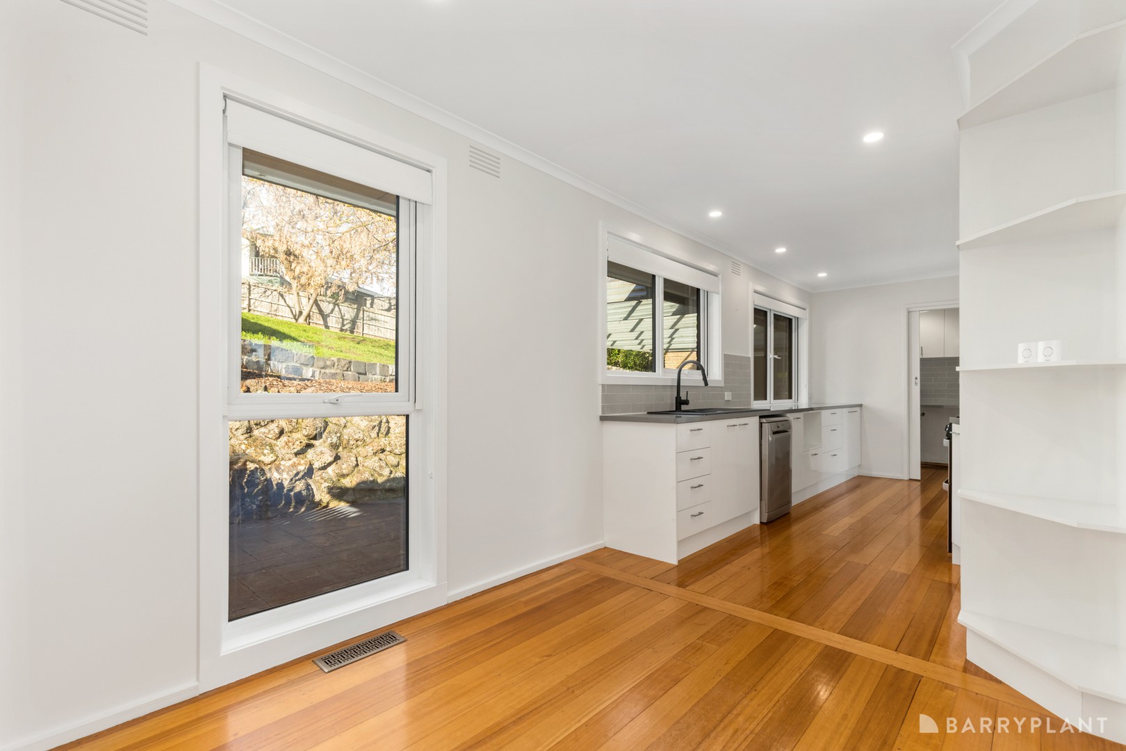 6 Parry Drive, Mooroolbark, VIC 3138, Mooroolbark - Thumbnail 3