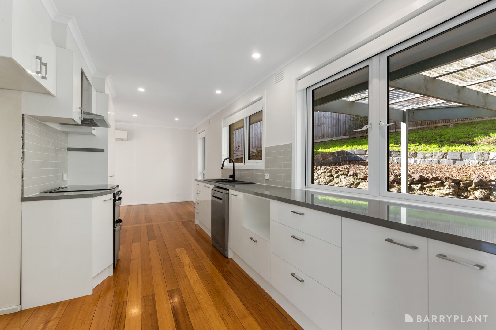 6 Parry Drive, Mooroolbark, VIC 3138, Mooroolbark - Thumbnail 4