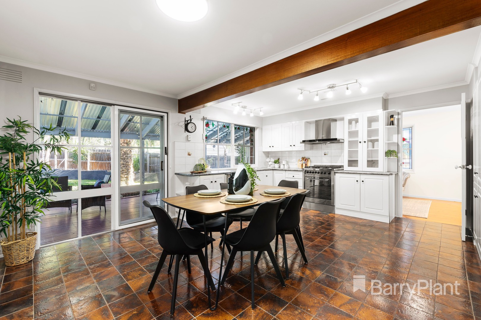 6 Peacock Close, Mill Park, VIC 3082, Mill Park - Thumbnail 2