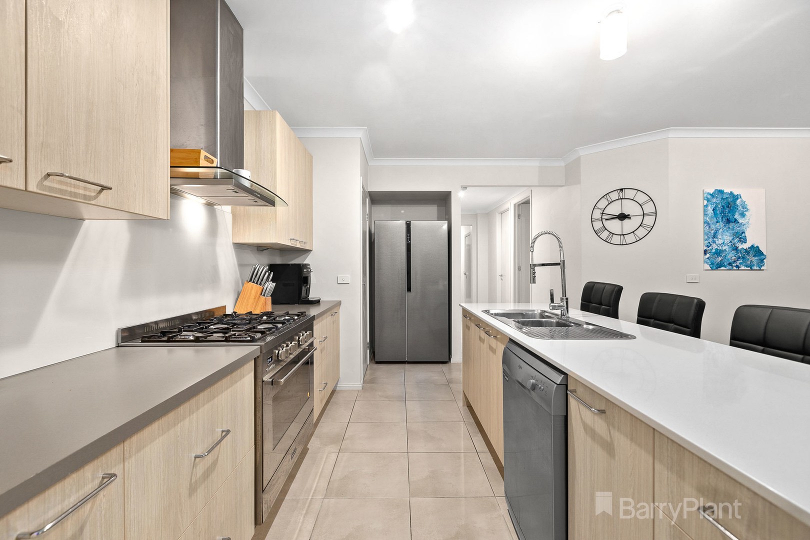 6 Peregrine Street, Cranbourne North, VIC 3977, Cranbourne North - Thumbnail 3