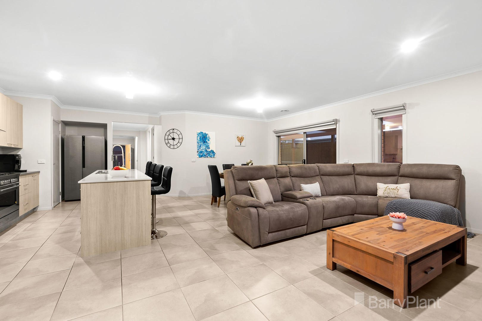 6 Peregrine Street, Cranbourne North, VIC 3977, Cranbourne North - Thumbnail 4