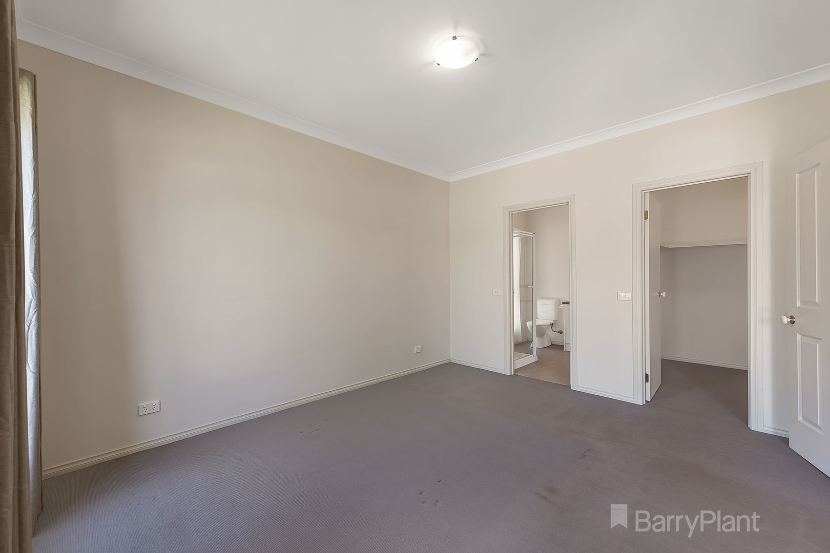6 Petrel Circuit, Pakenham, VIC 3810 - Thumbnail 2 - 12/10/2021