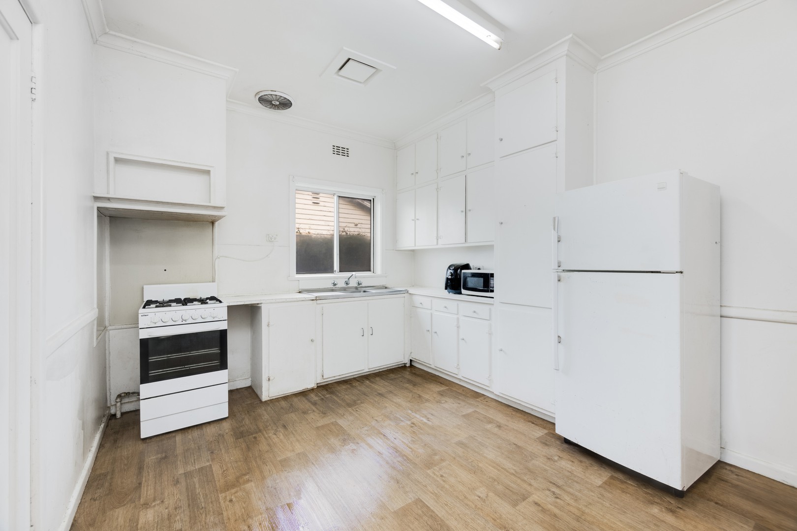 6 Pettitt Crescent, Norlane, VIC 3214, Norlane - Thumbnail 3