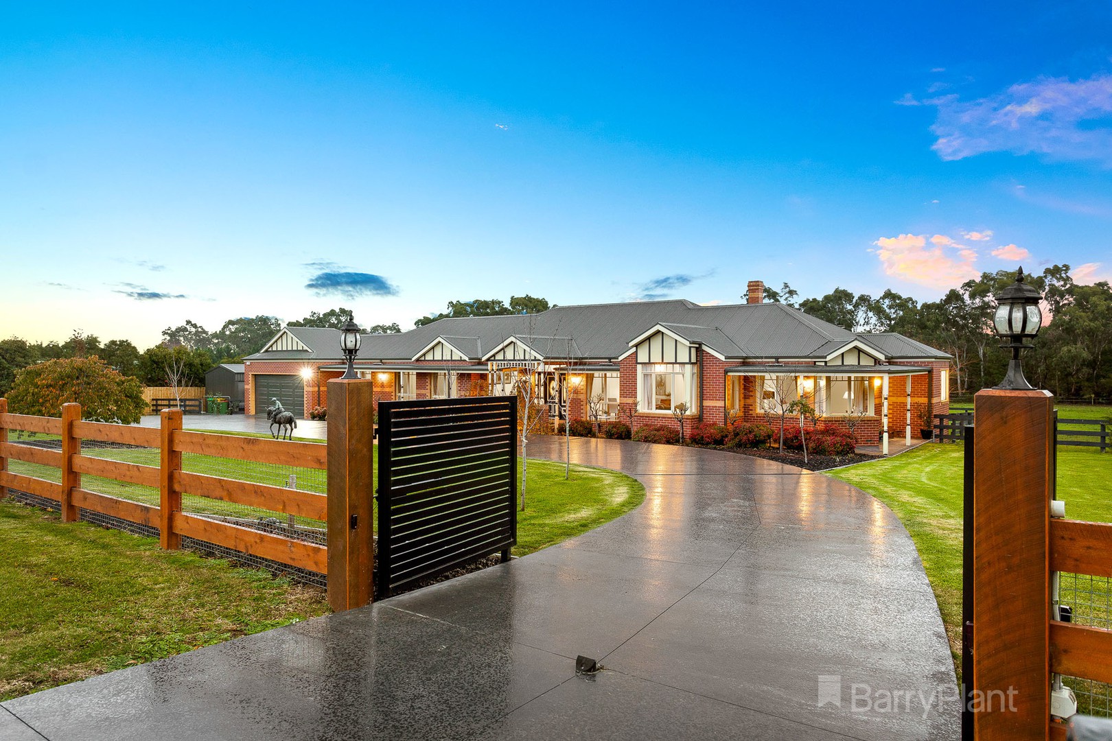 6 Pinehill Drive, Pakenham, VIC 3810, Pakenham - Thumbnail 2