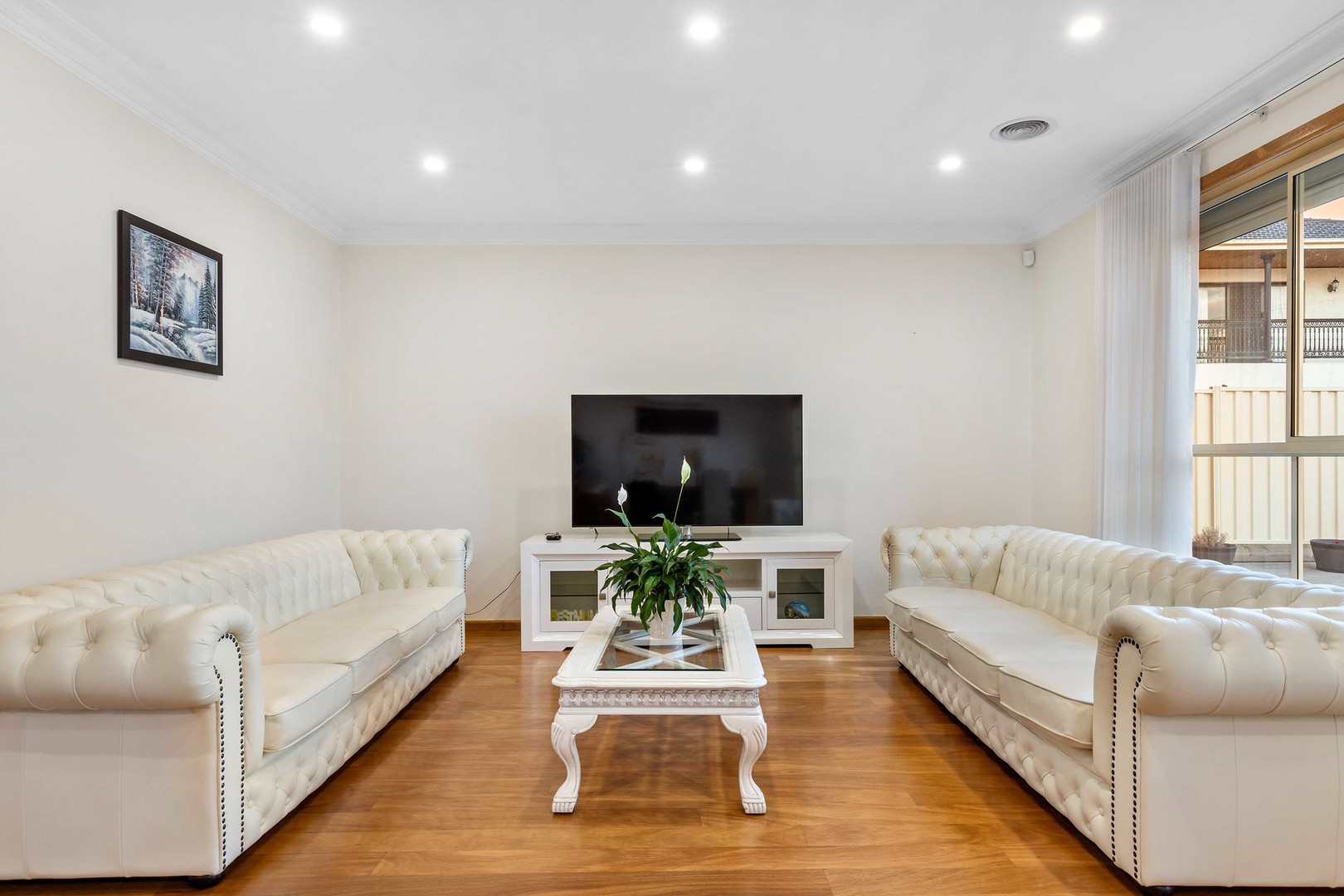 6 Pintail Crescent, Taylors Lakes, VIC 3038 - Thumbnail 2 - 22/04/2024