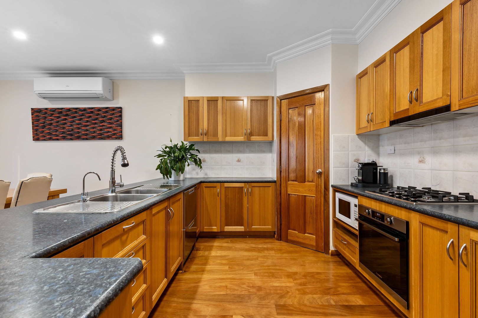 6 Pintail Crescent, Taylors Lakes, VIC 3038, Taylors Lakes - Thumbnail 3