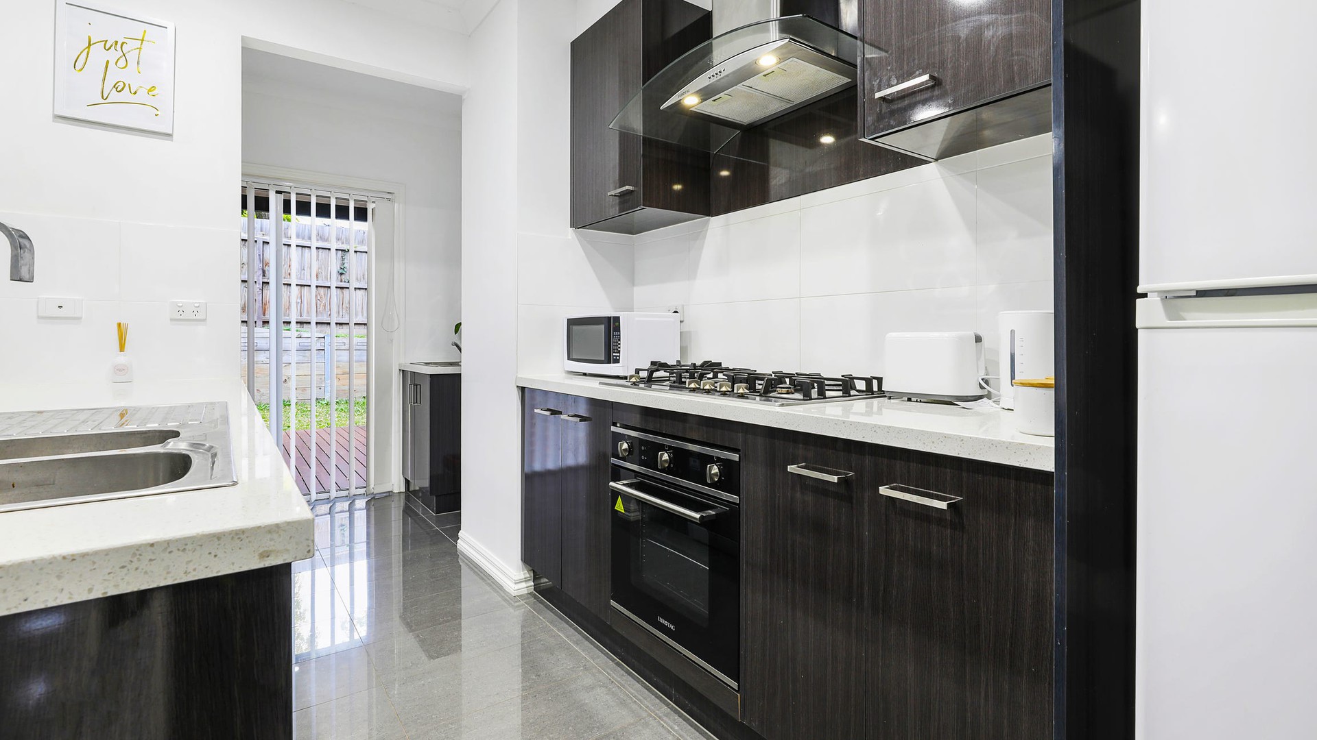 6 Pistachio Close, Hampton Park, VIC 3976, Hampton Park - Thumbnail 3