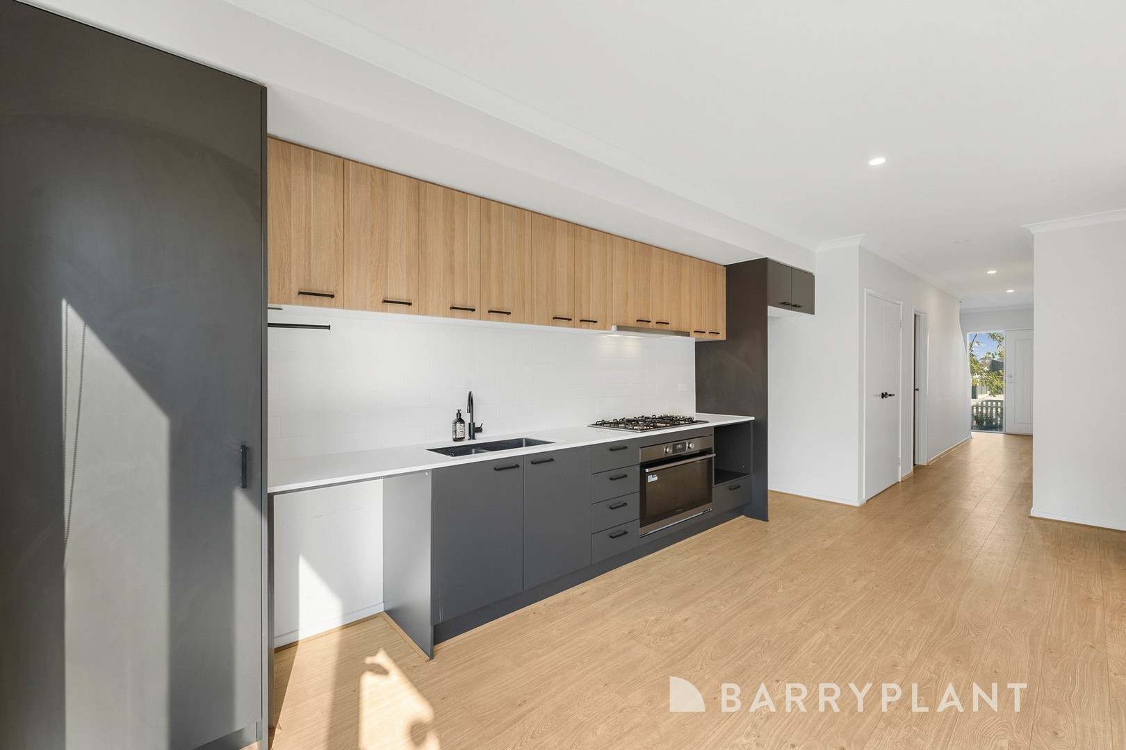 6 Poundbury Avenue, Strathtulloh, VIC 3338, Strathtulloh - Thumbnail 4