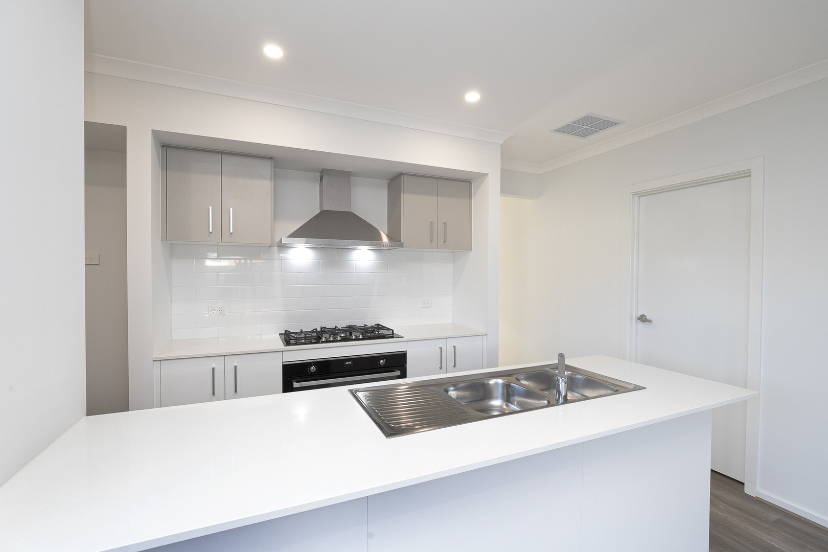 6 Pyramid Street, Bonnie Brook, VIC 3335, Bonnie Brook - Thumbnail 2