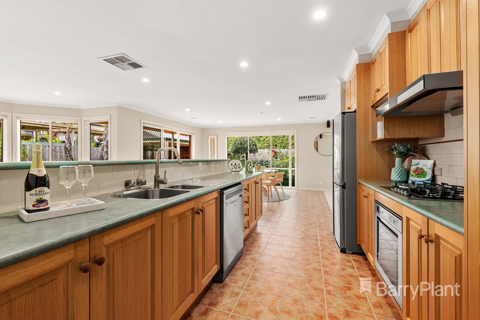 6 Rainer Road, South Morang, VIC 3752, South Morang - Thumbnail 3