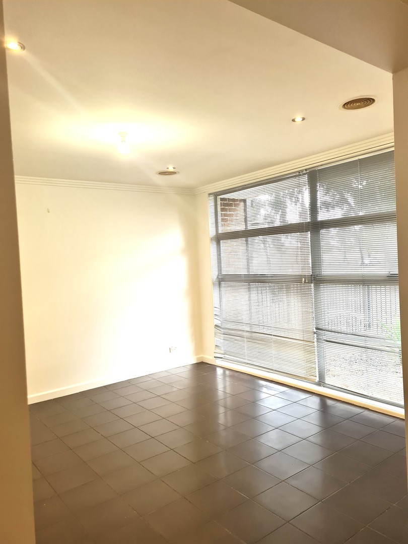 6 Ravenswood Walk, Cairnlea, VIC 3023, Cairnlea - Thumbnail 4