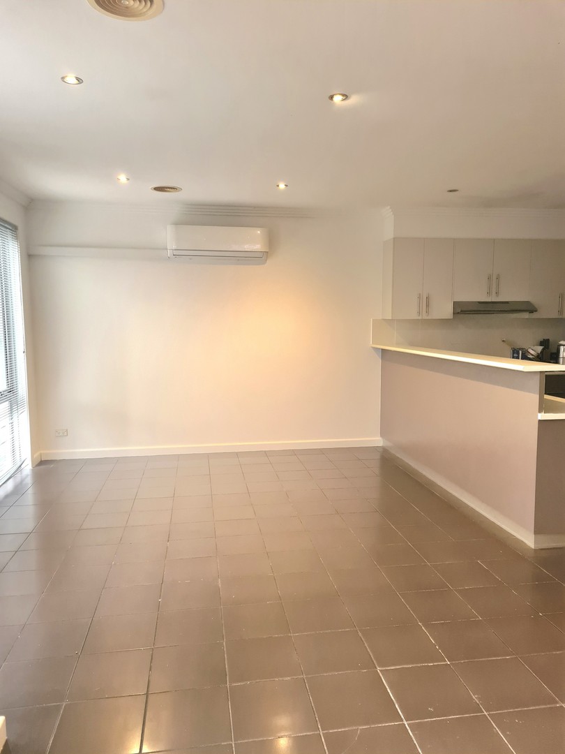 6 Ravenswood Walk, Cairnlea, VIC 3023, Cairnlea - Thumbnail 8