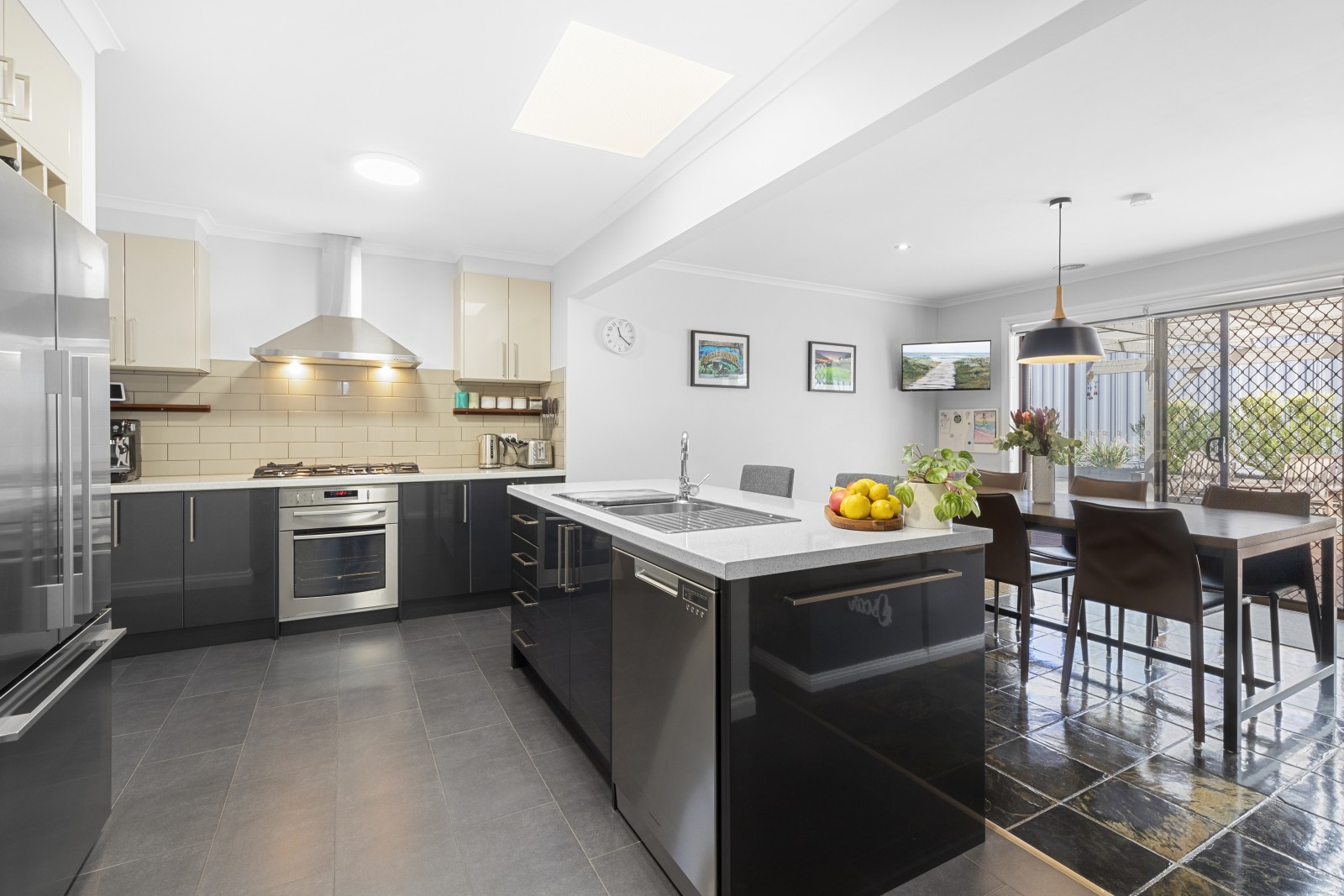6 Redington Drive, Noble Park North, VIC 3174, Noble Park North - Thumbnail 2