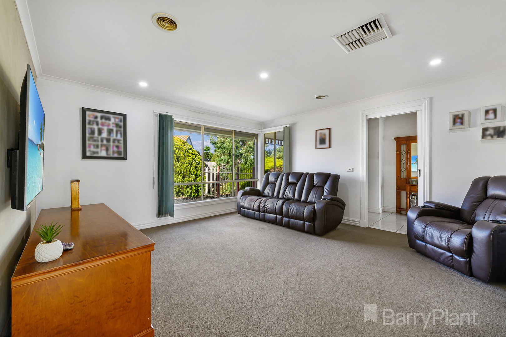 6 Regal Court, Melton South, VIC 3338, Melton South - Thumbnail 3