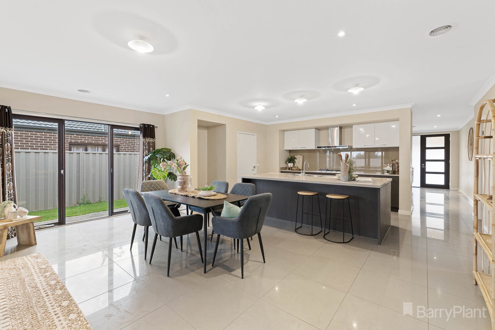6 Renam Street, Pakenham, VIC 3810, Pakenham - Thumbnail 3