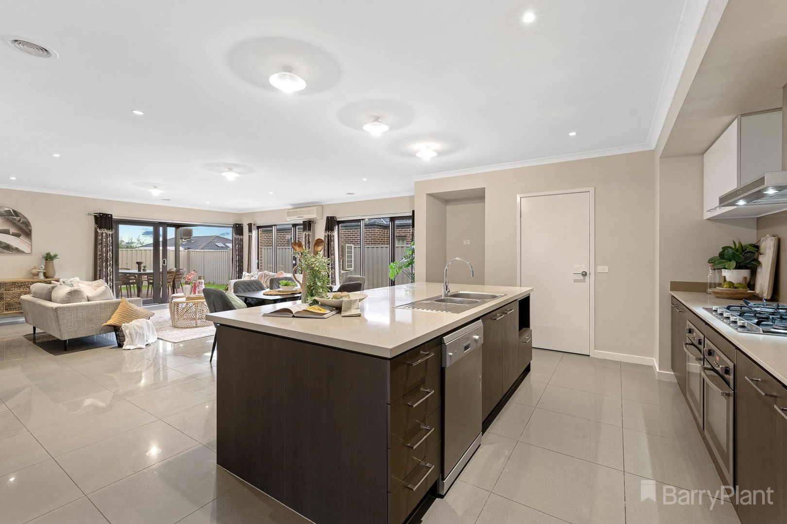 6 Renam Street, Pakenham, VIC 3810, Pakenham - Thumbnail 4