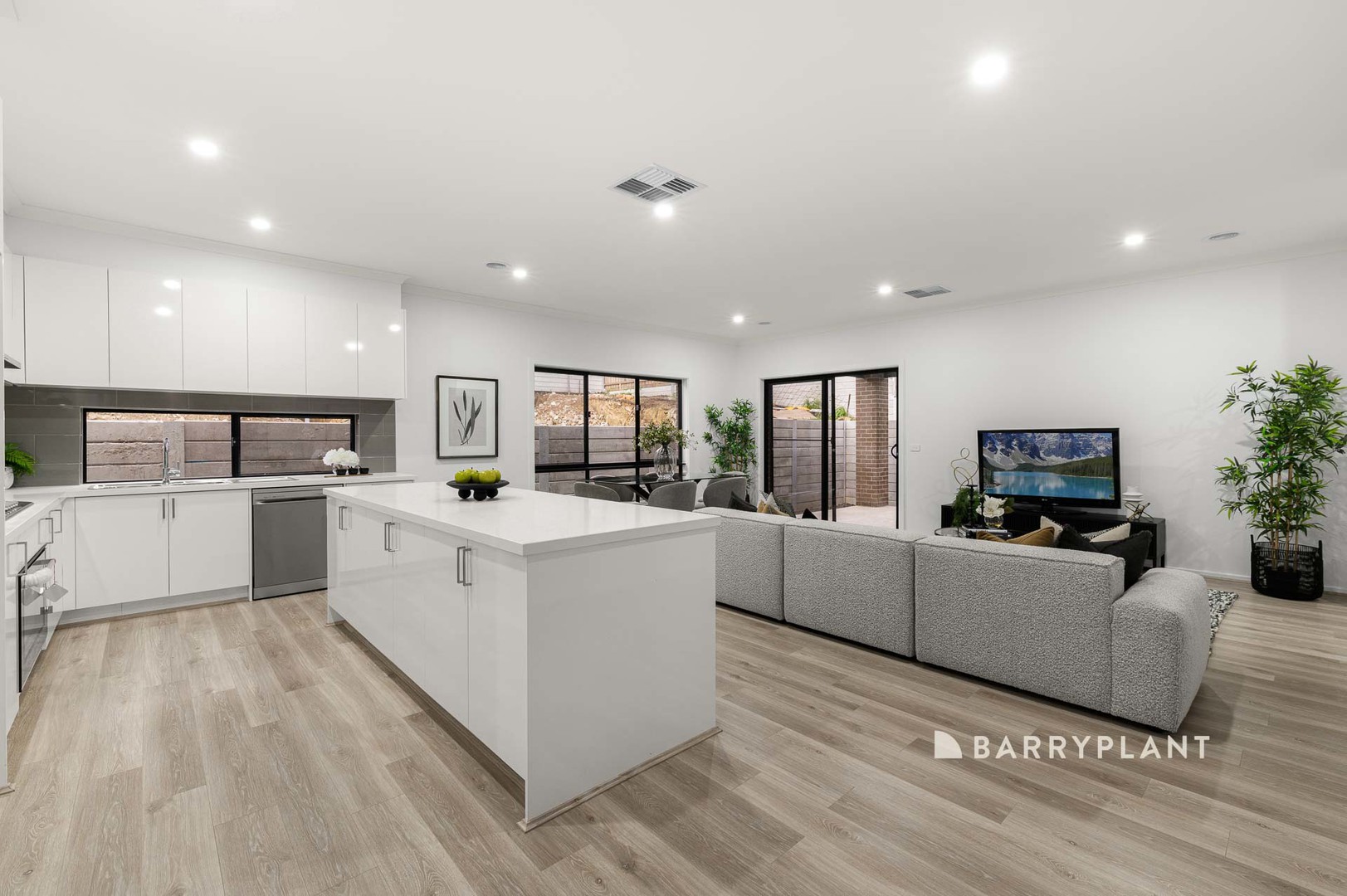 6 Ridgewell Crescent, Officer, VIC 3809, Officer - Thumbnail 3