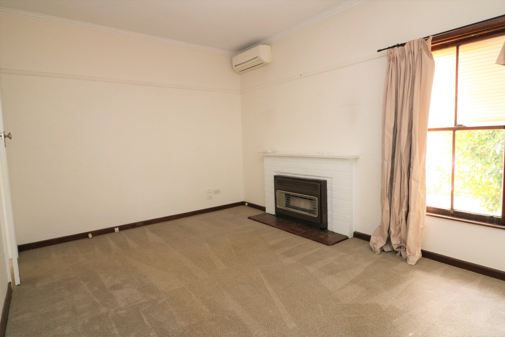 6 Robertson Street, Thomson, VIC 3219, Thomson - Thumbnail 2