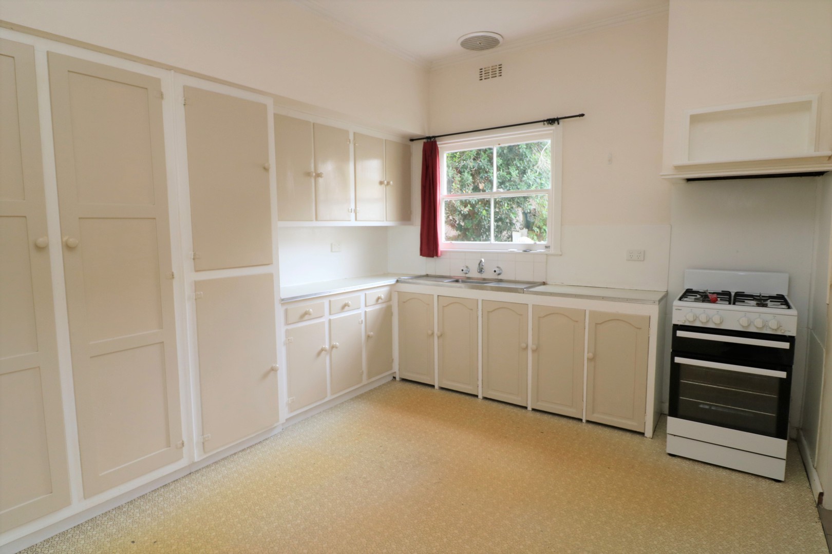 6 Robertson Street, Thomson, VIC 3219, Thomson - Thumbnail 3