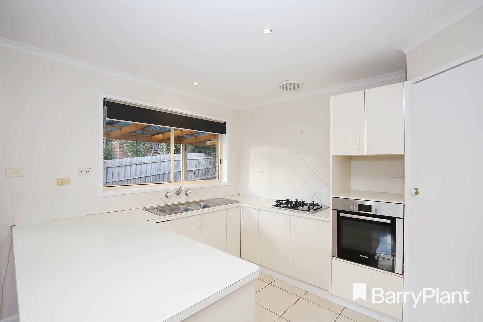 6 Rolaine Close, Lilydale, VIC 3140, Lilydale - Thumbnail 2