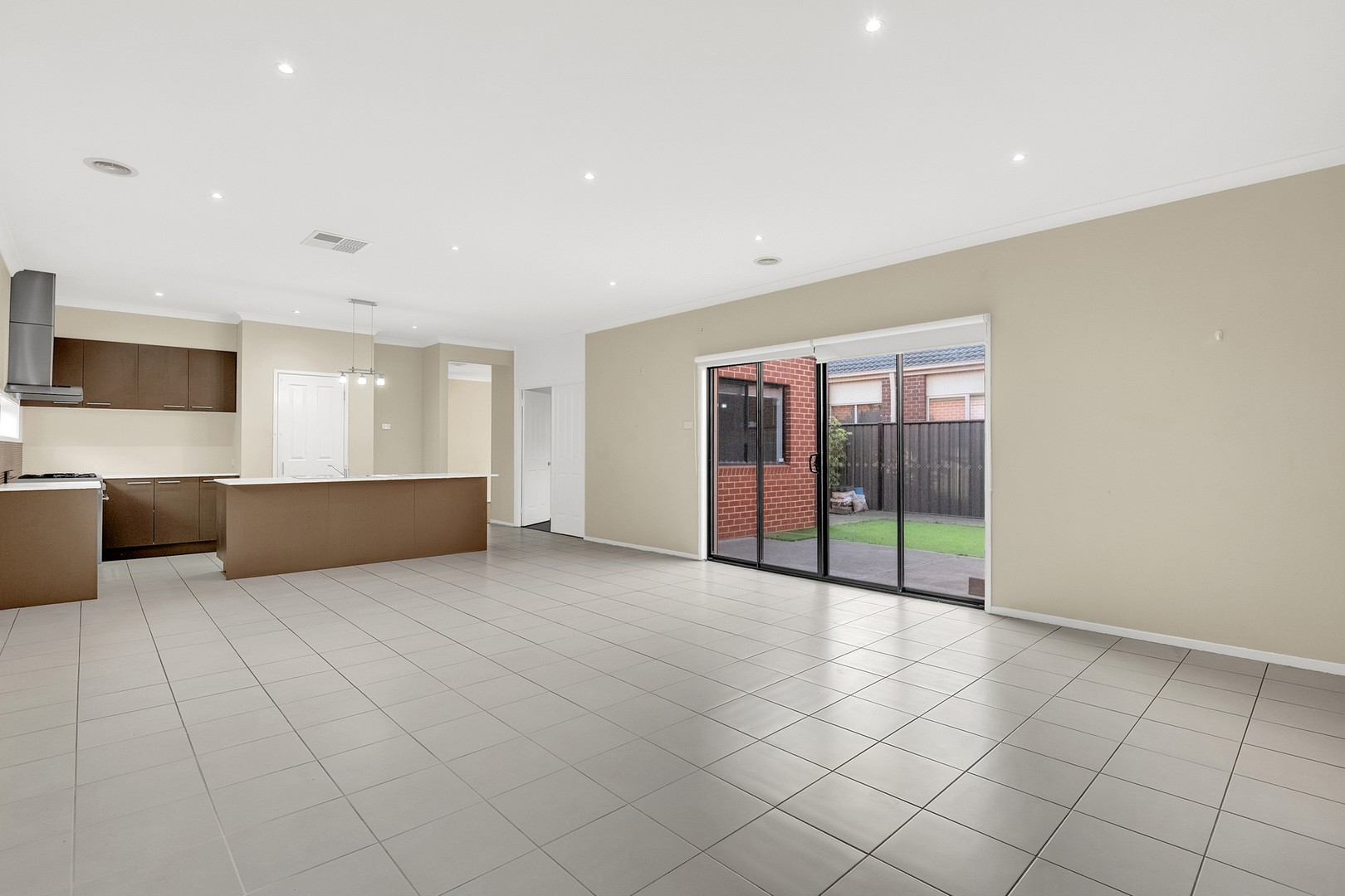 6 Rosleigh Drive, Craigieburn, VIC 3064, Craigieburn - Thumbnail 3