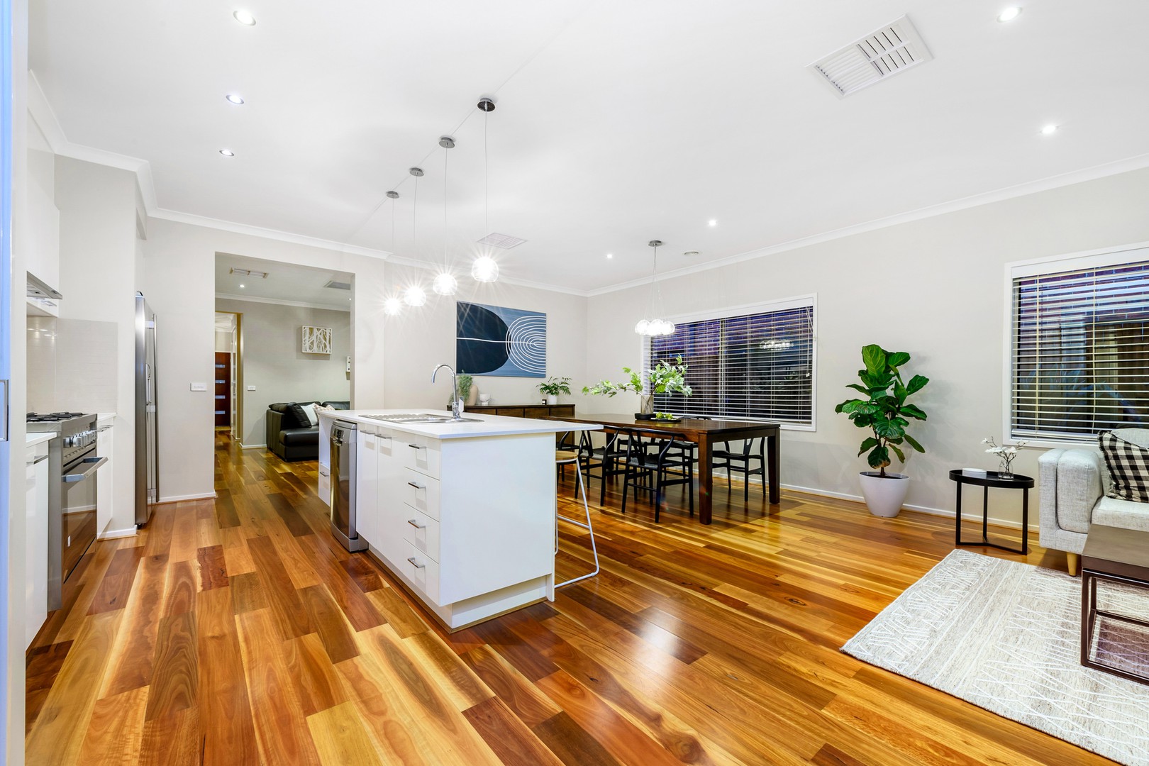 6 Rutherglen Way, Caroline Springs, VIC 3023, Caroline Springs - Thumbnail 4