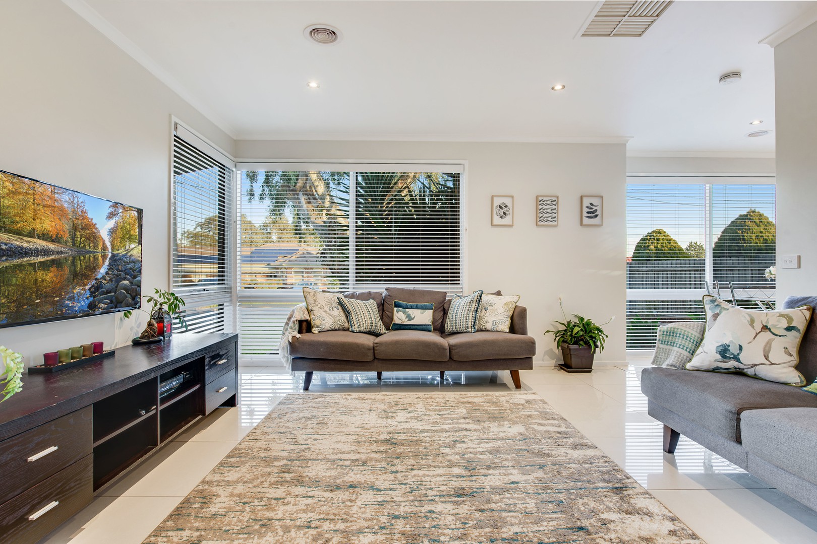6 Salcombe Court, Craigieburn, VIC 3064, Craigieburn - Thumbnail 4