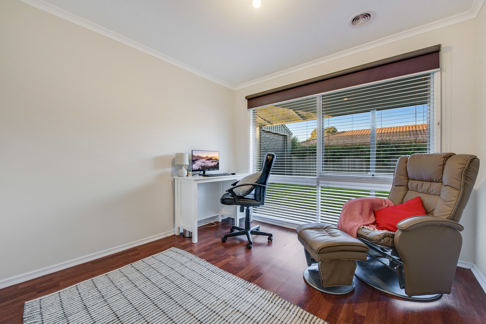6 Salcombe Court, Craigieburn, VIC 3064, Craigieburn - Thumbnail 7