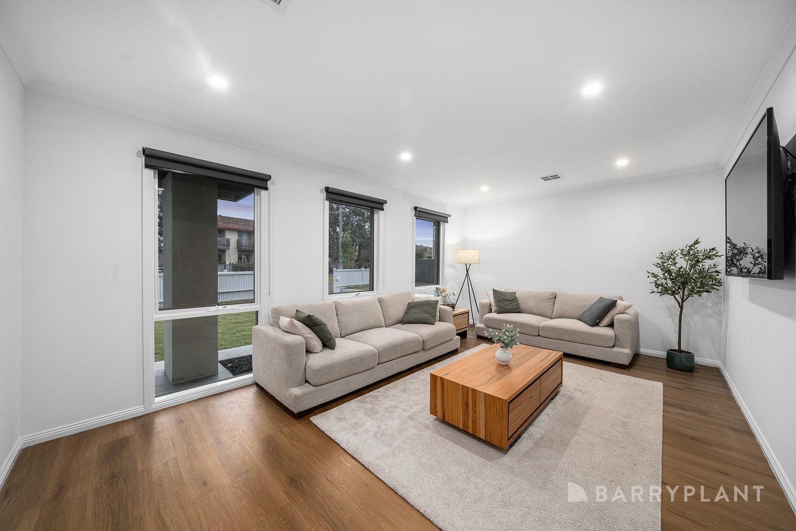 6 Sheppards Lane, Chirnside Park, VIC 3116 - Thumbnail 2 - 19/06/2025