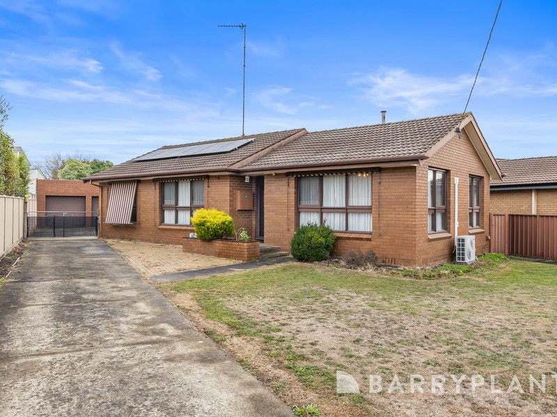 6 Sherwood St, Wendouree, VIC 3355 - Image - 18/11/2025