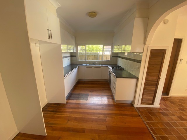 6 Snowden Street, Sunshine, VIC 3020, Sunshine - Thumbnail 2