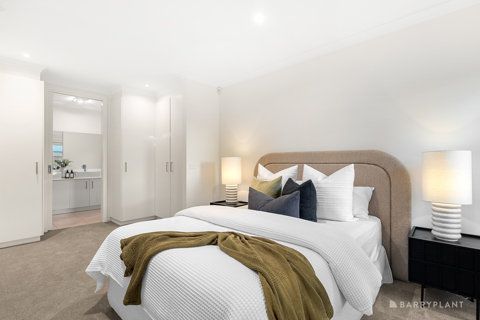 6 Solitude Crescent, Point Cook, VIC 3030, Point Cook - Thumbnail 3